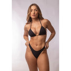 Asa delta negra de la marca Princessrio Valencia, vista cercana mostrando la tela y estructura del ala delta.